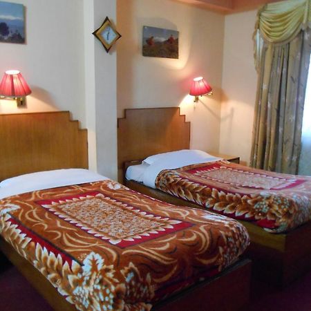 Pradhan Residency Dardzsiling Szoba fotó