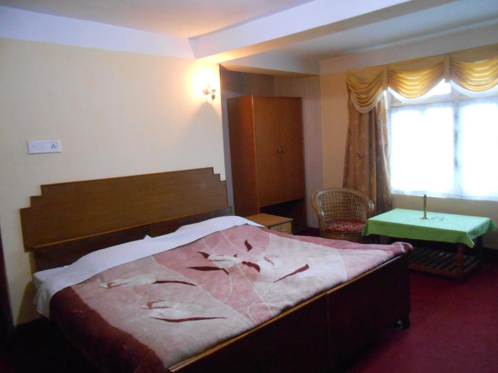 Pradhan Residency Dardzsiling Szoba fotó